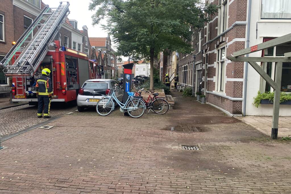 Klusser doorboort gasleiding in woning