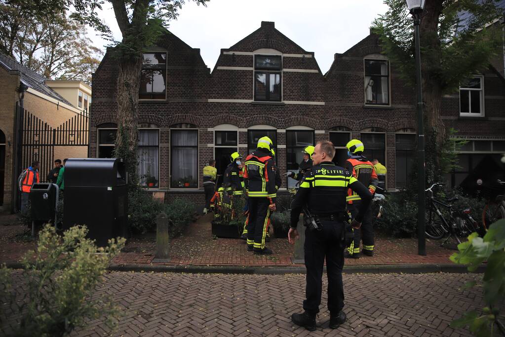 Klusser doorboort gasleiding in woning