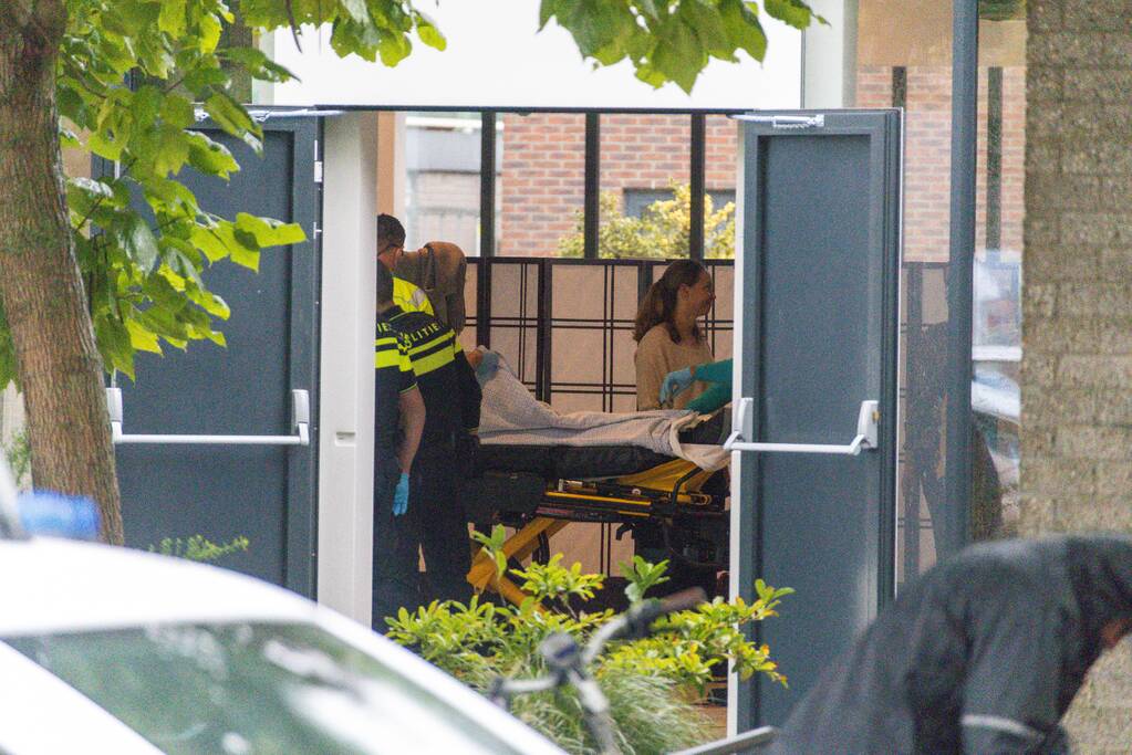 Man wordt niet goed tijdens vaccinatie griepprik in Protestantse kerk De Bron