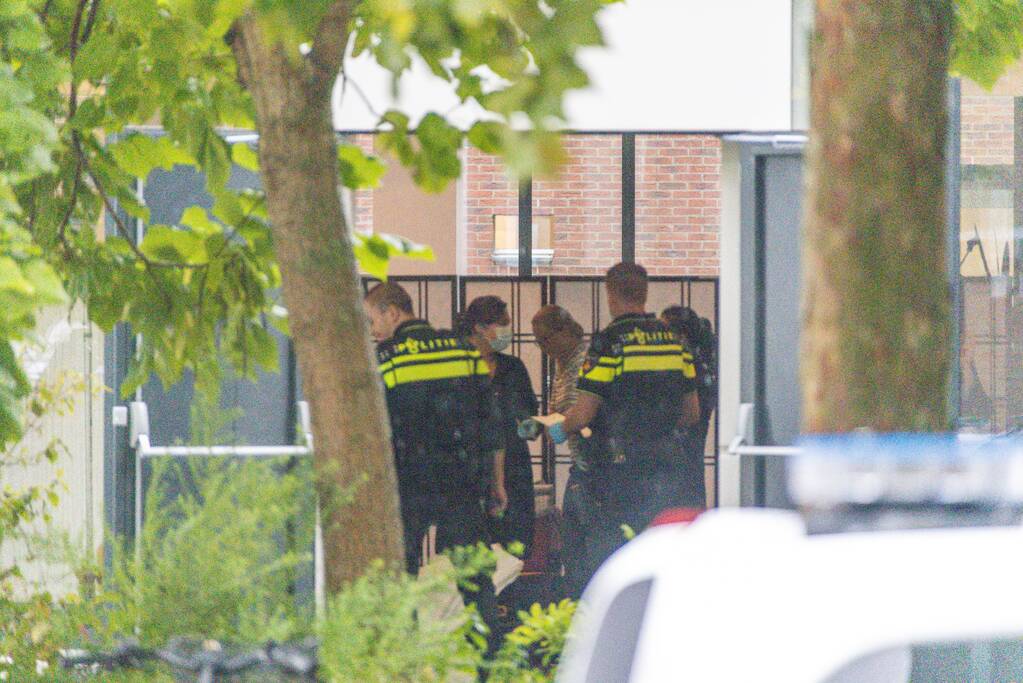 Man wordt niet goed tijdens vaccinatie griepprik in Protestantse kerk De Bron