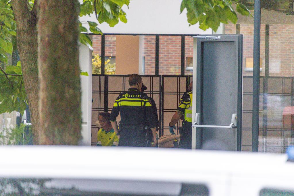 Man wordt niet goed tijdens vaccinatie griepprik in Protestantse kerk De Bron