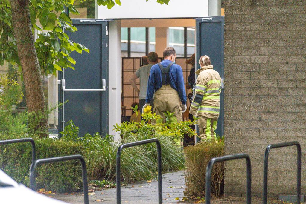 Man wordt niet goed tijdens vaccinatie griepprik in Protestantse kerk De Bron