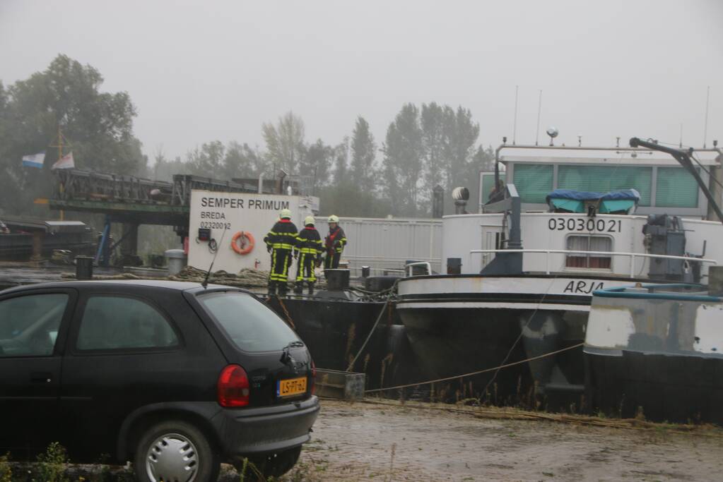Politie-inval in sloopschip