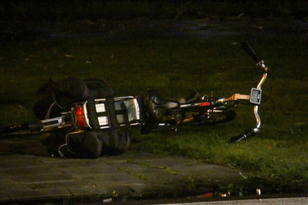 Aanrijding tussen een bestelbus en fietser