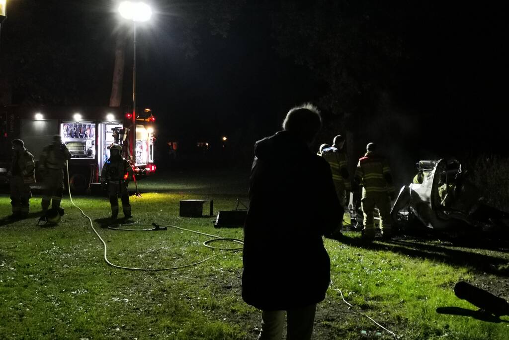 Caravan in brand op vakantiepark