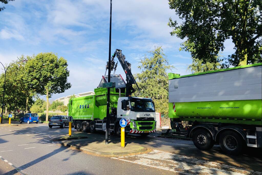 Kraan vuilniswagen breekt af