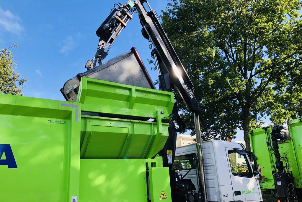 Kraan vuilniswagen breekt af