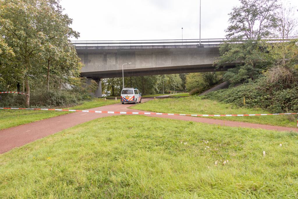 Mogelijk explosief aangetroffen onder viaduct