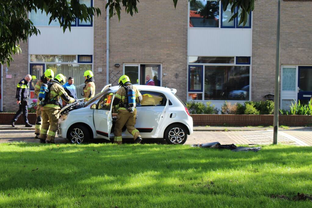 Elektrische auto vat vlam