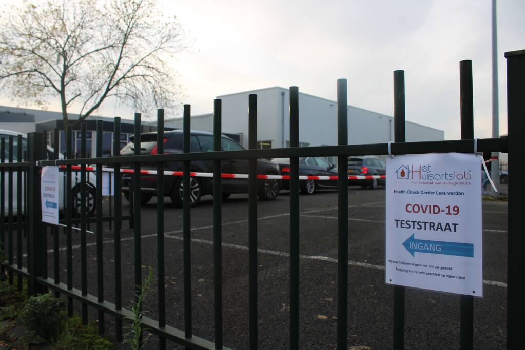 Covid-19 drive-thru-teststraat U-Diagnostics geopend