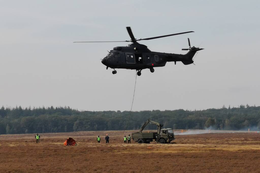 Brandweer en Landmacht oefenen boven Ginkelse Heide