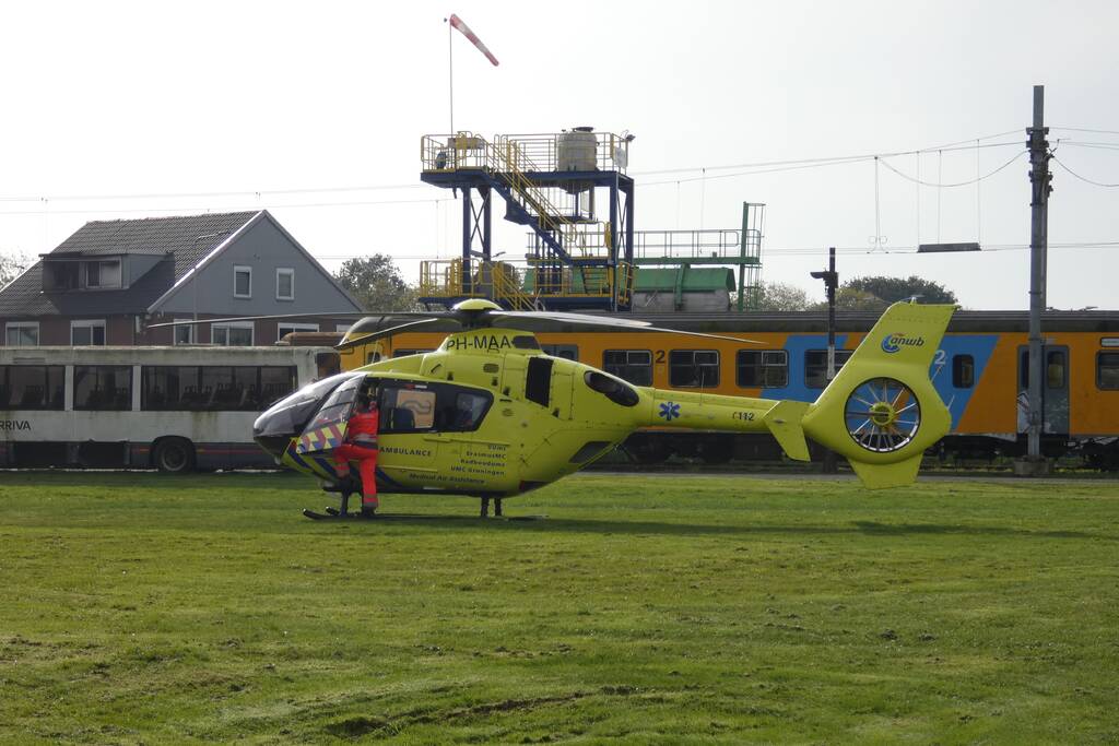 Traumahelikopter landt op oefenlocatie brandweer