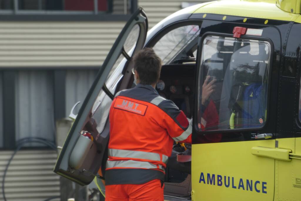 Traumahelikopter landt op oefenlocatie brandweer