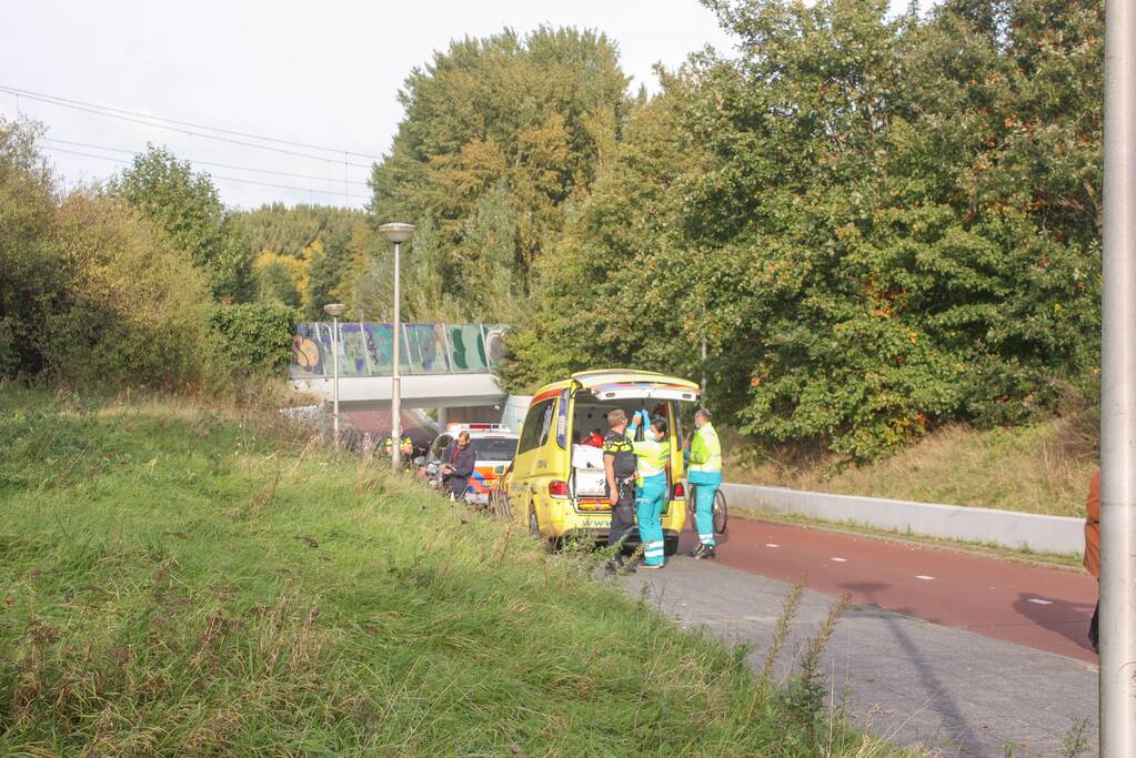 Man gewond na val met scooter in fietstunnel