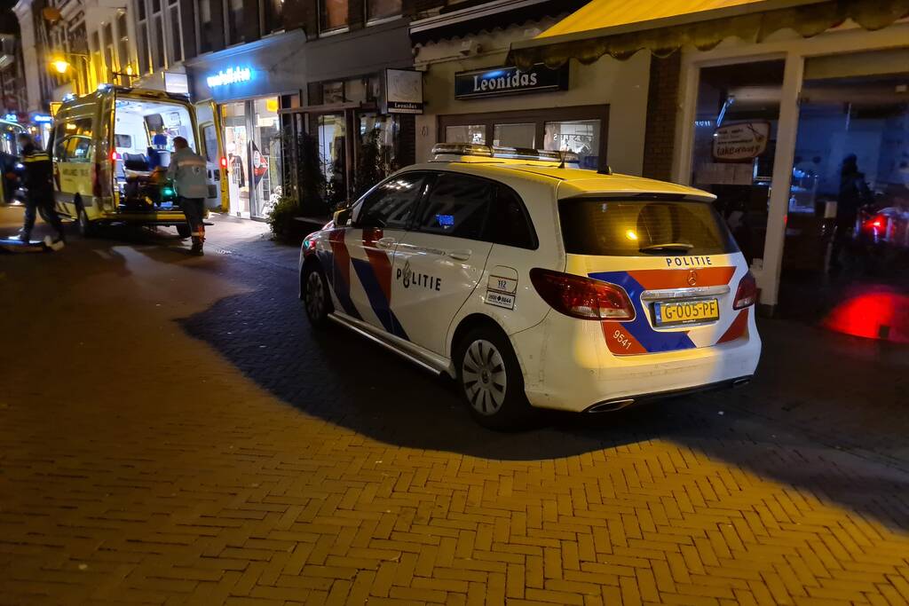 Man wijkt uit en slaat over de kop