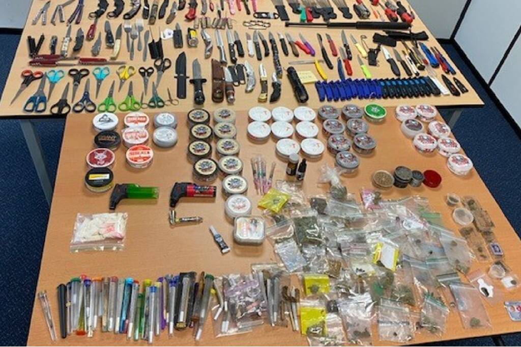 Grote hoeveelheid (steek)wapens en drugs in beslag genomen op kermis Malieveld