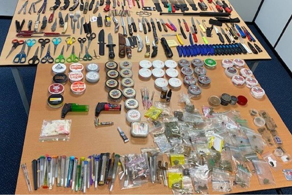 Grote hoeveelheid (steek)wapens en drugs in beslag genomen op kermis Malieveld