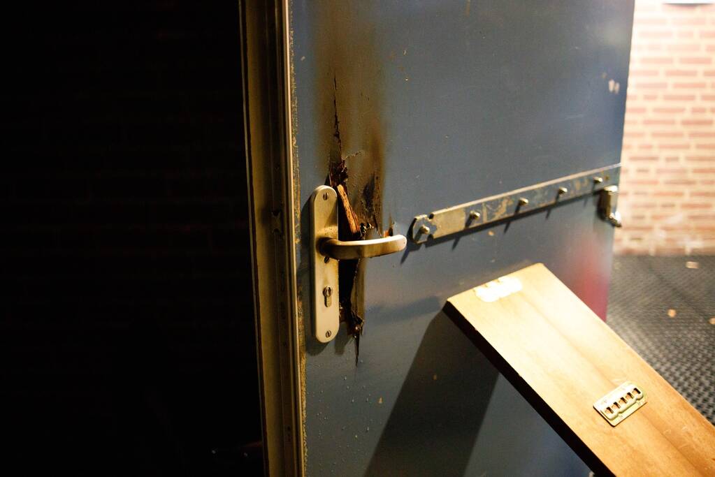 Toegangsdeur opgeblazen van sporthal