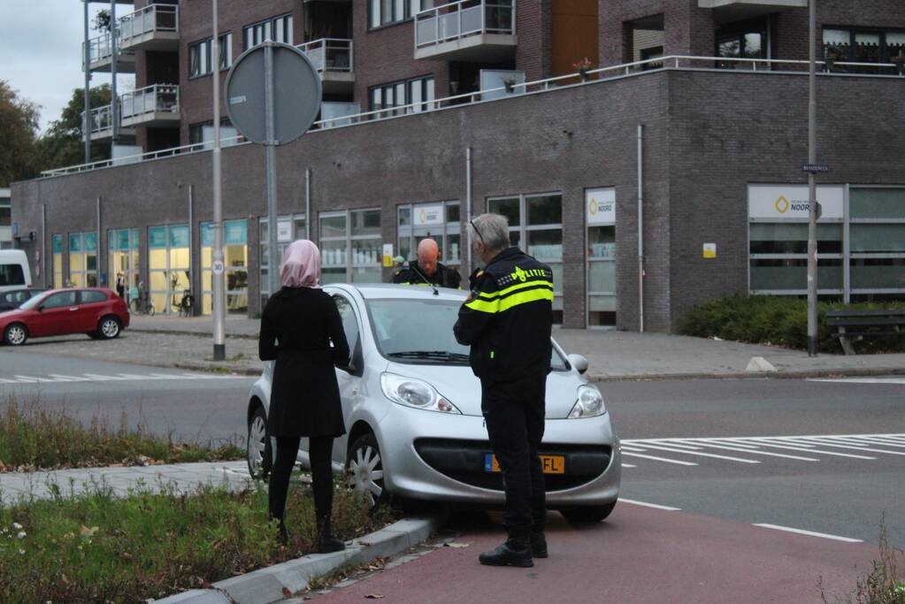 Fietser gewond na botsing met auto Bilgaardpassage