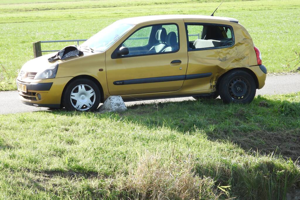 Motorrijder gewond na botsing met auto op kruising