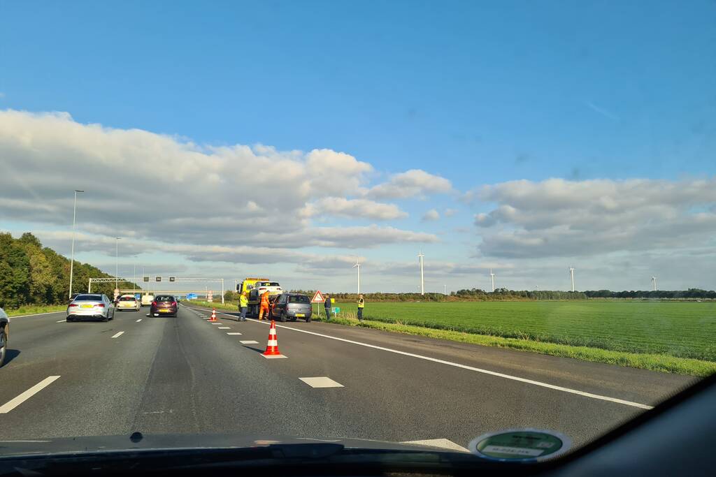Ongeval tussen twee voertuigen op snelweg