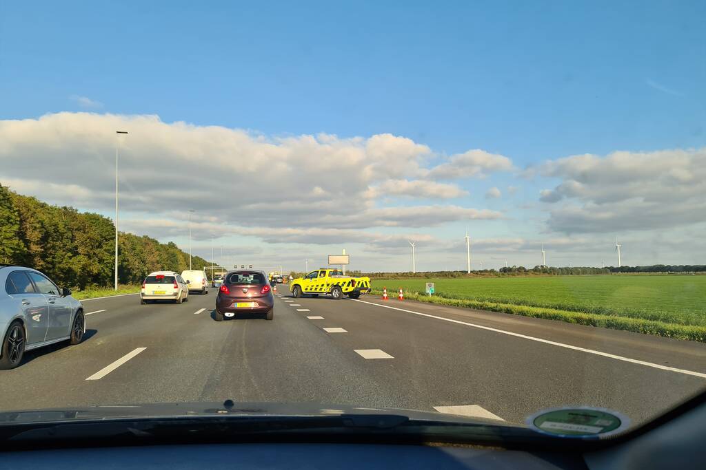 Ongeval tussen twee voertuigen op snelweg