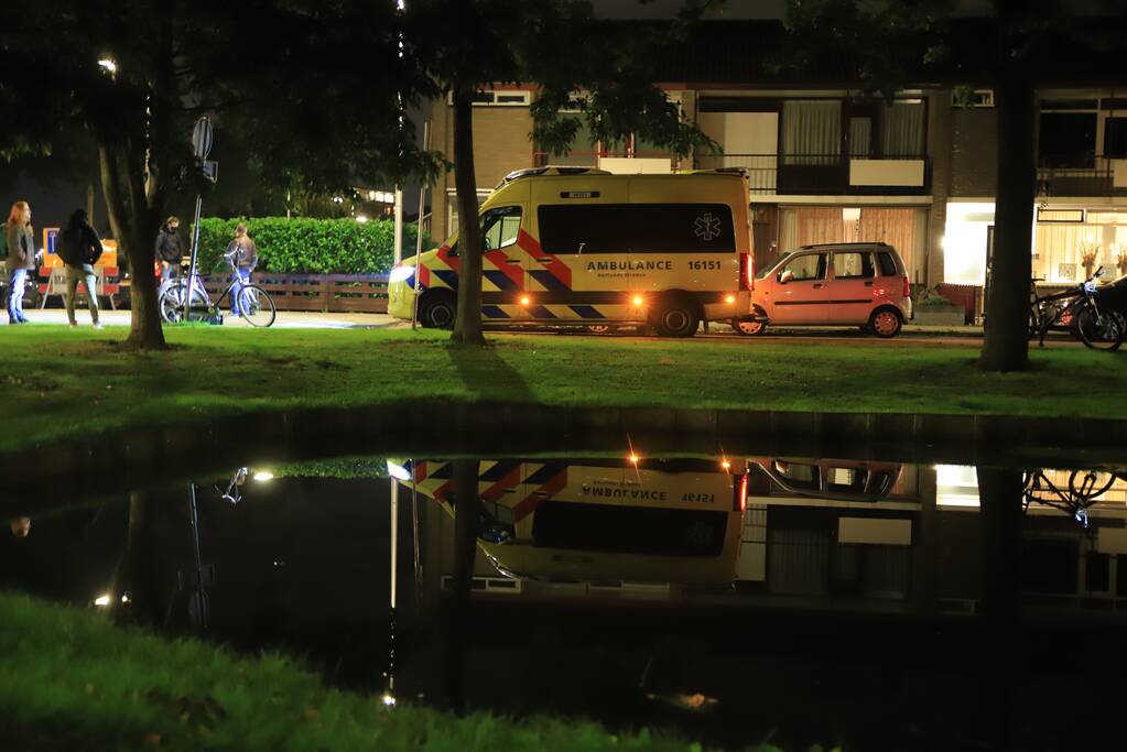 Fietser remt en slaat over de kop