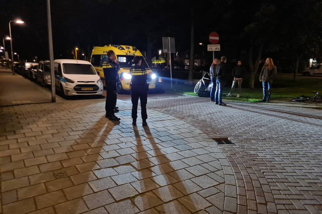 Fietser remt en slaat over de kop