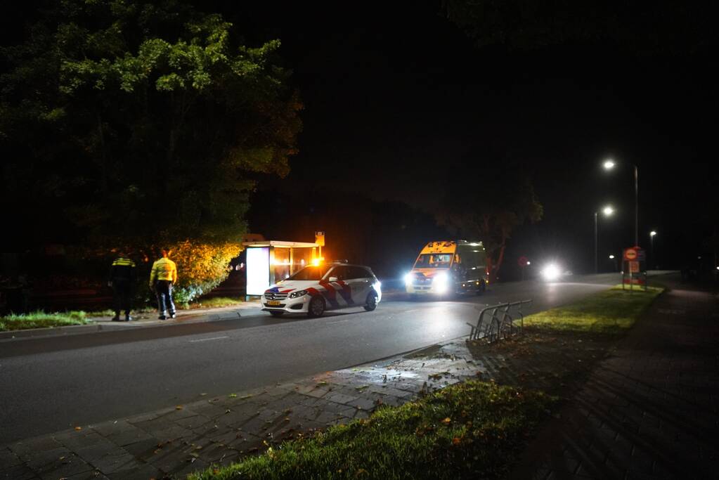 Bestelbus zanger Jason Bouman raakt te water