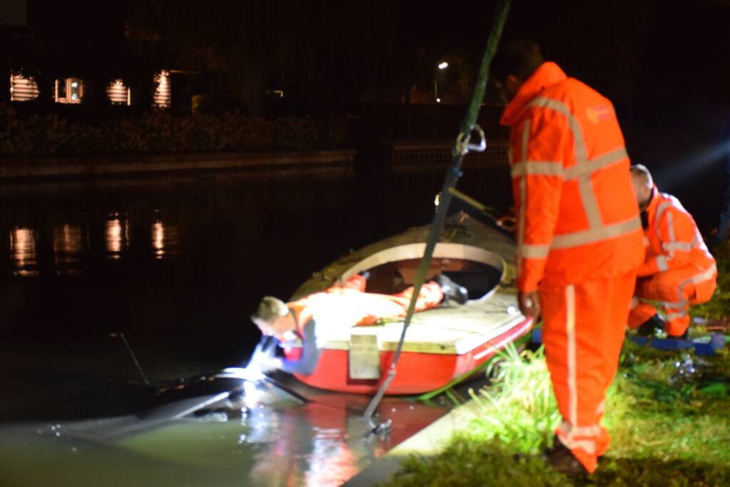 Bestelbus zanger Jason Bouman raakt te water