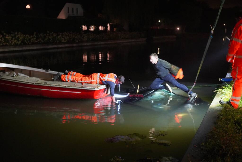 Bestelbus zanger Jason Bouman raakt te water