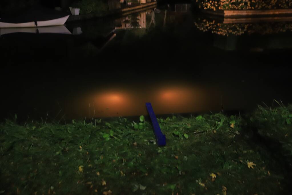 Bestelbus zanger Jason Bouman raakt te water