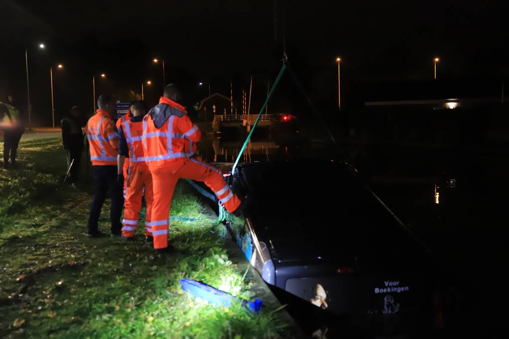 Bestelbus zanger Jason Bouman raakt te water