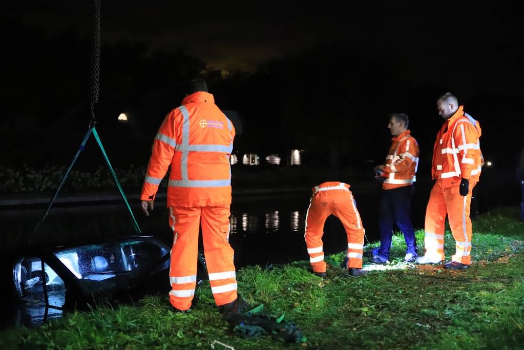 Bestelbus zanger Jason Bouman raakt te water