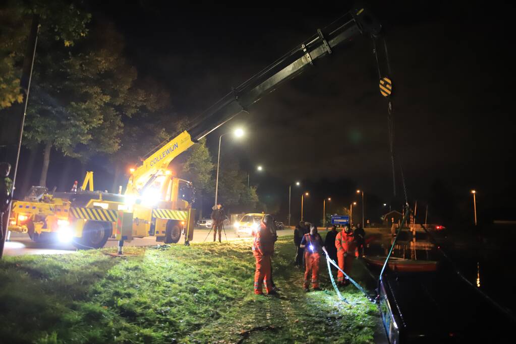 Bestelbus zanger Jason Bouman raakt te water