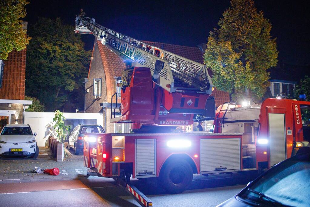 Brand in schoorsteen van woning