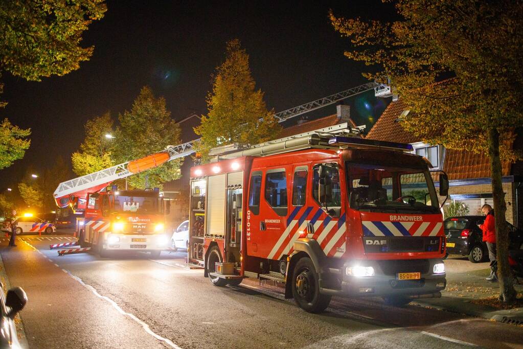 Brand in schoorsteen van woning