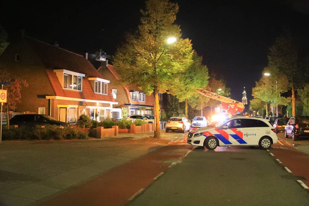 Brand in schoorsteen van woning