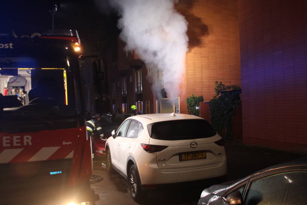 Veel rook bij brand in woning