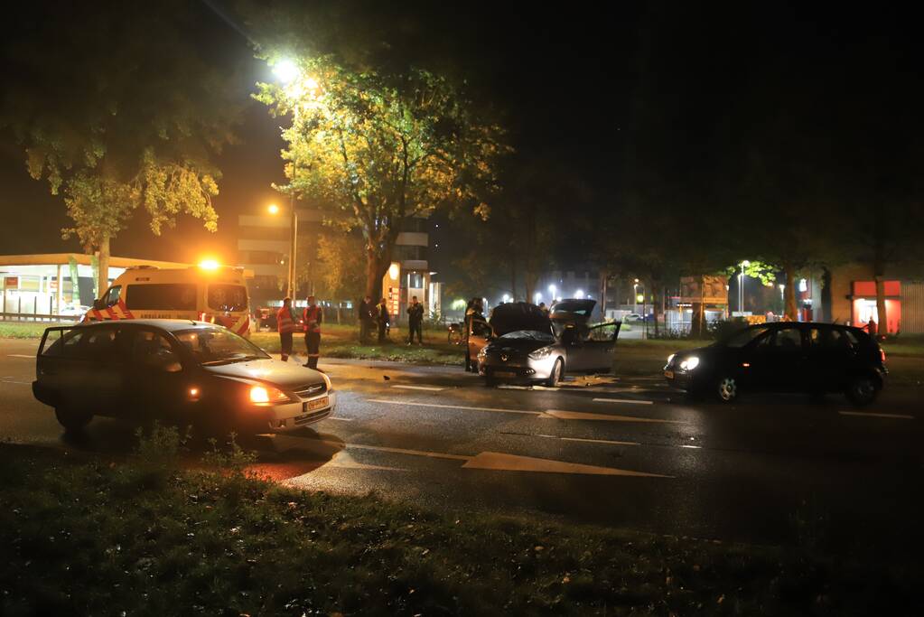 Ravage na botsing met meerdere personenauto's