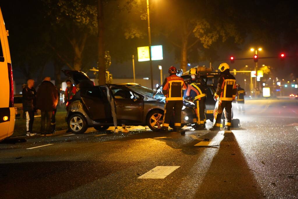 Ravage na botsing met meerdere personenauto's