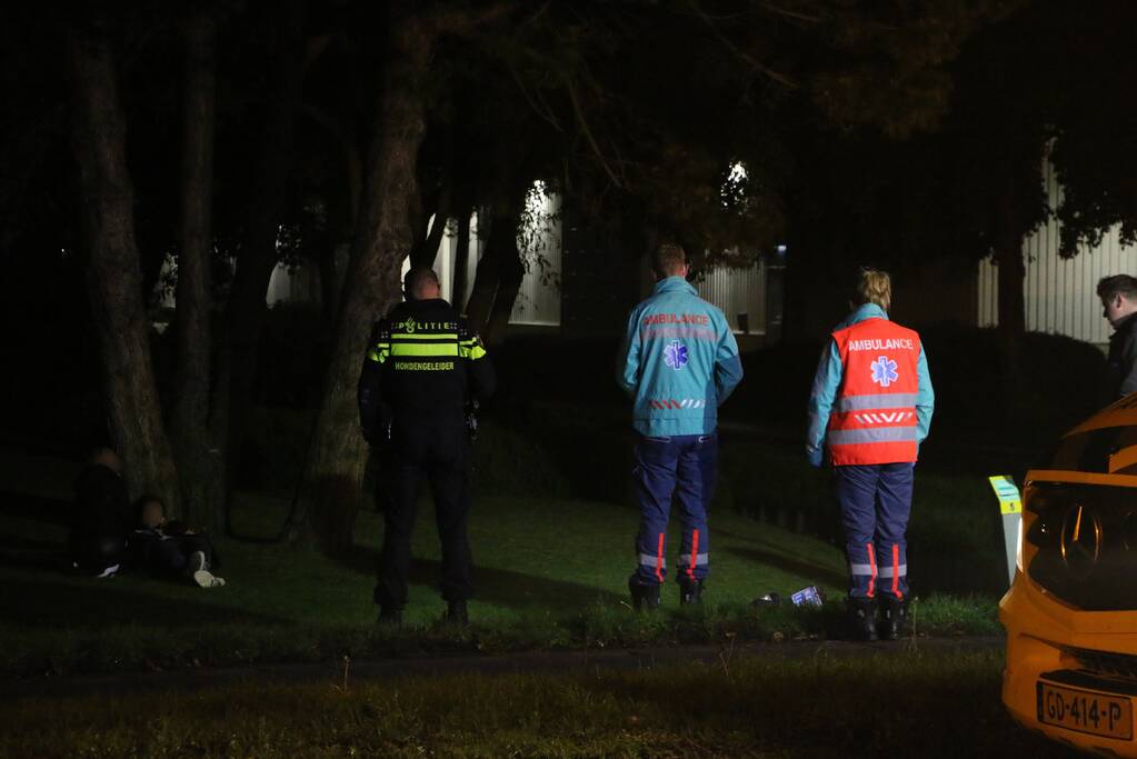 Scooterrijder rijdt sloot in