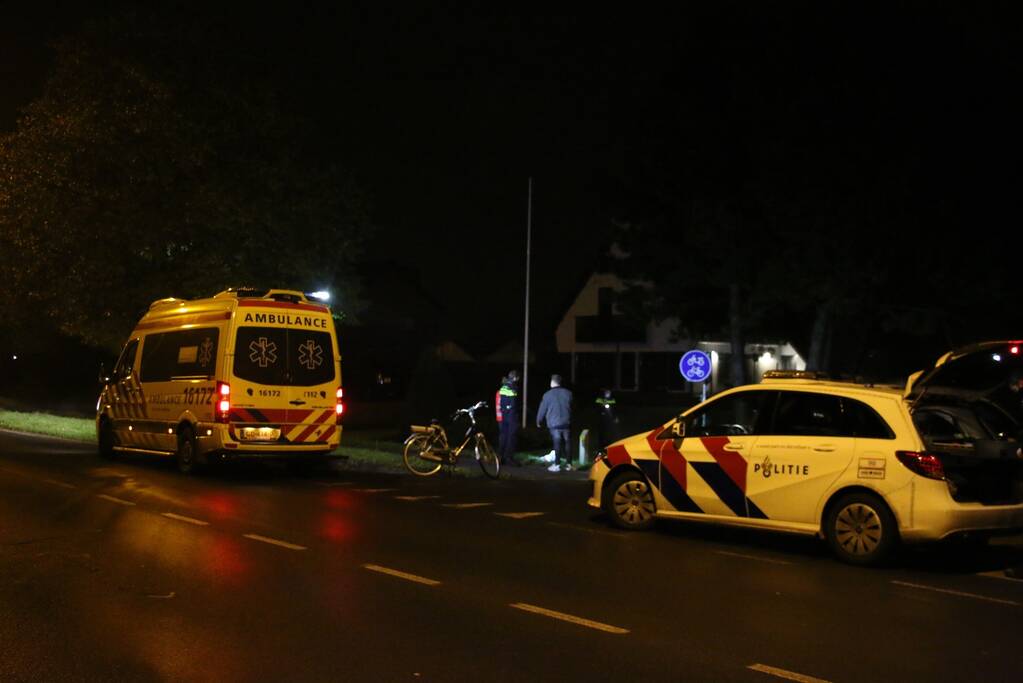 Scooterrijder rijdt sloot in