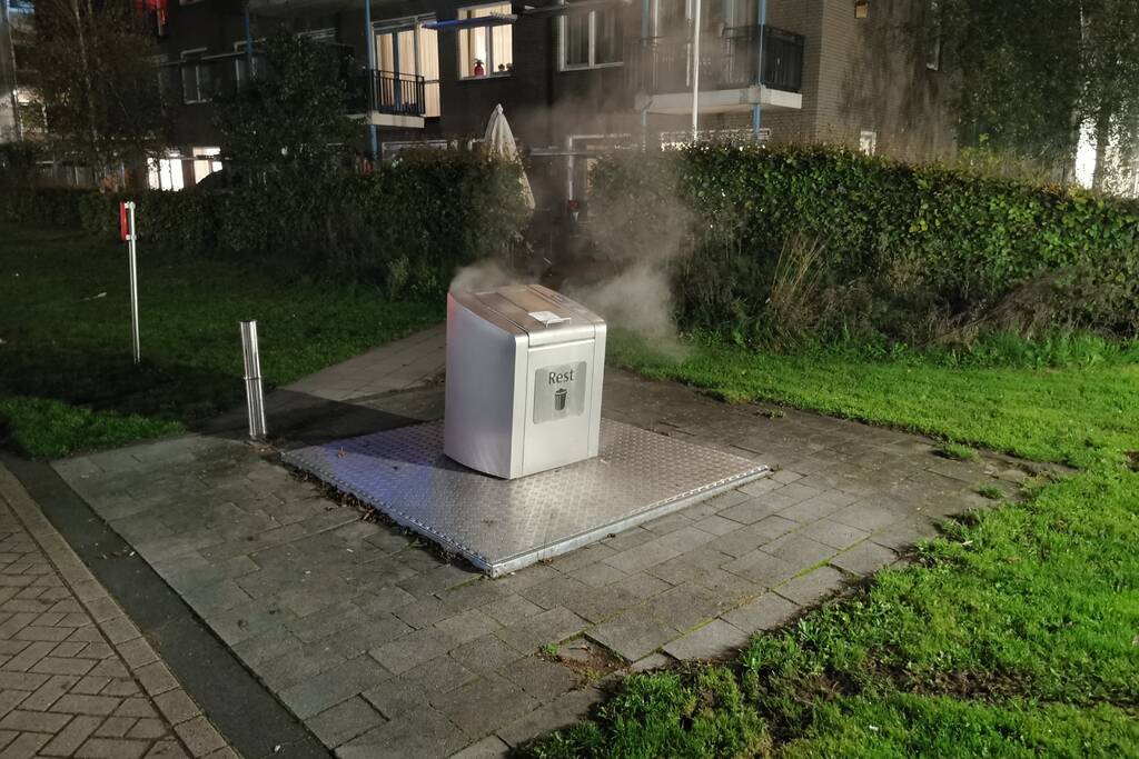 Flinke brand in ondergrondse container