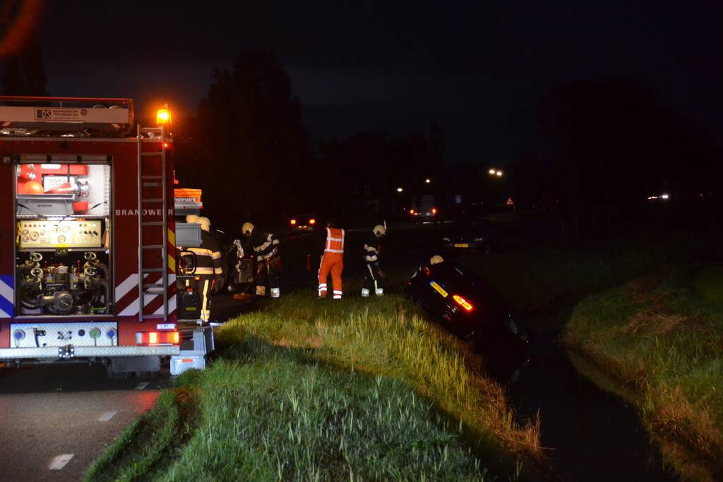 Bestuurder auto gewond bij botsing met tractor