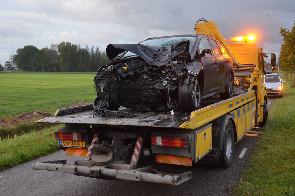Bestuurder auto gewond bij botsing met tractor