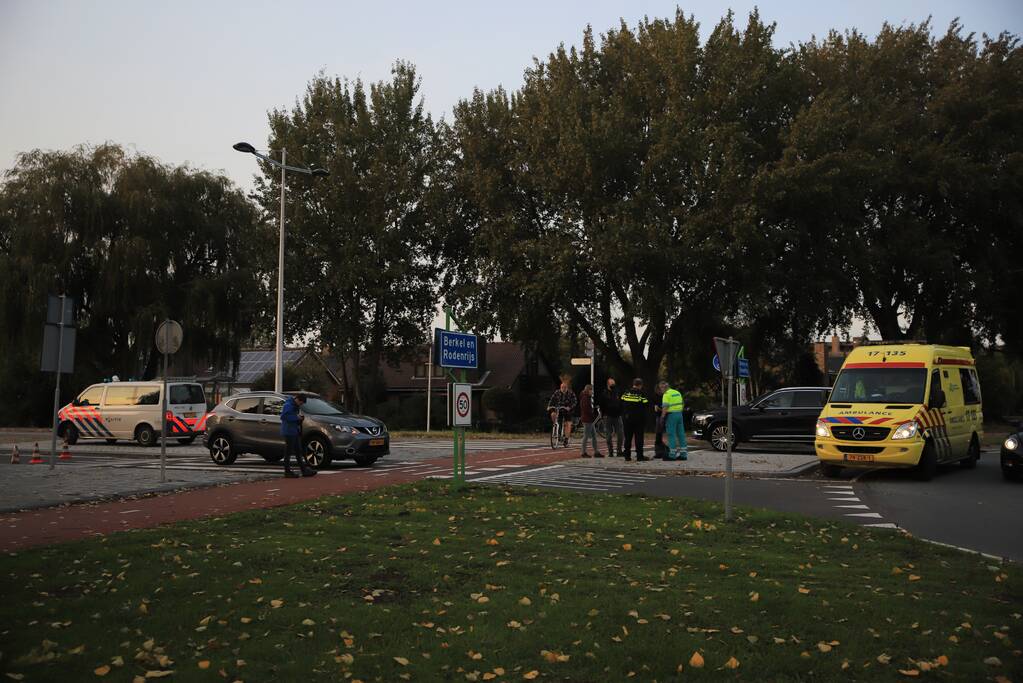 Fietser gewond na botsing met auto