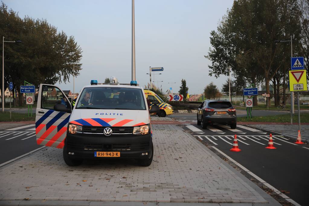 Fietser gewond na botsing met auto