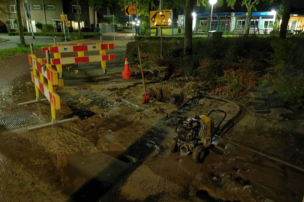 Waterballet na gesprongen leiding