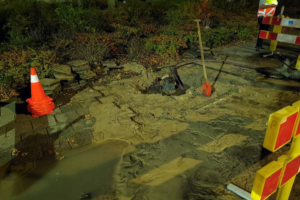 Waterballet na gesprongen leiding